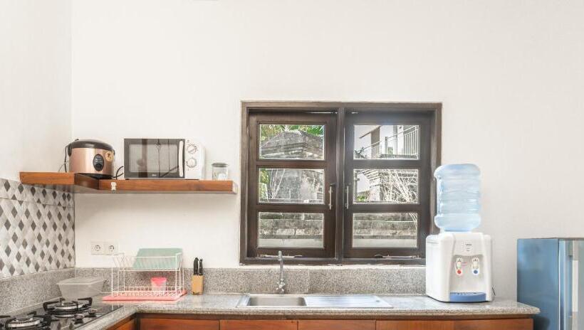 펜션 Large Room With Pool Walking Distance To Beach