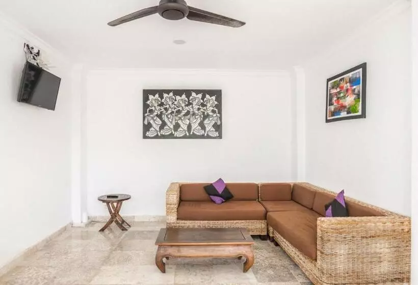 ペンション Large Room With Pool Walking Distance To Beach