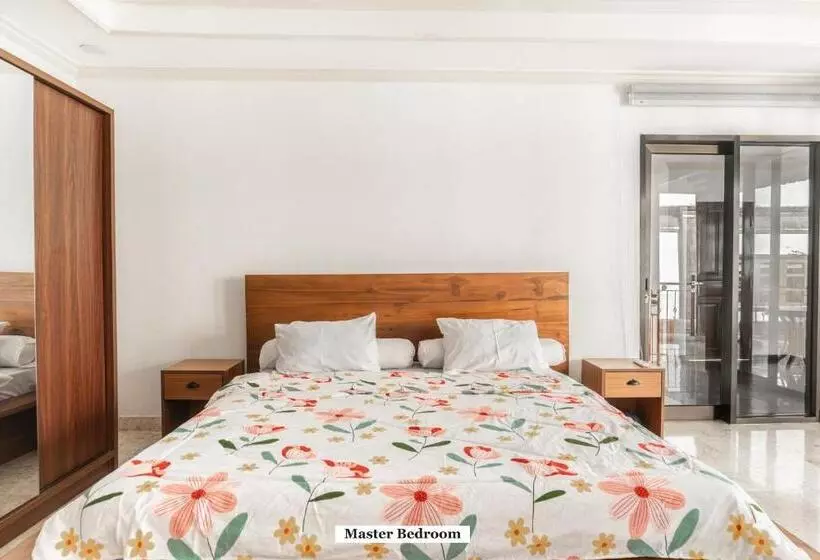 ペンション Large Room With Pool Walking Distance To Beach