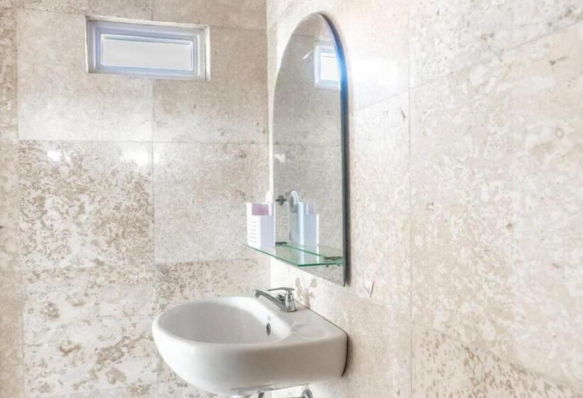 펜션 Large Room With Pool Walking Distance To Beach