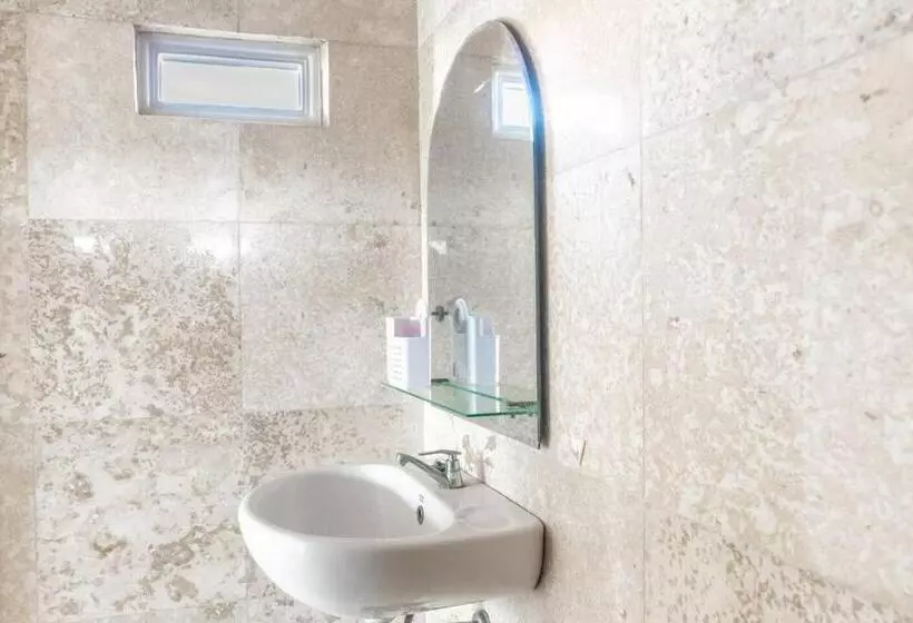 ペンション Large Room With Pool Walking Distance To Beach