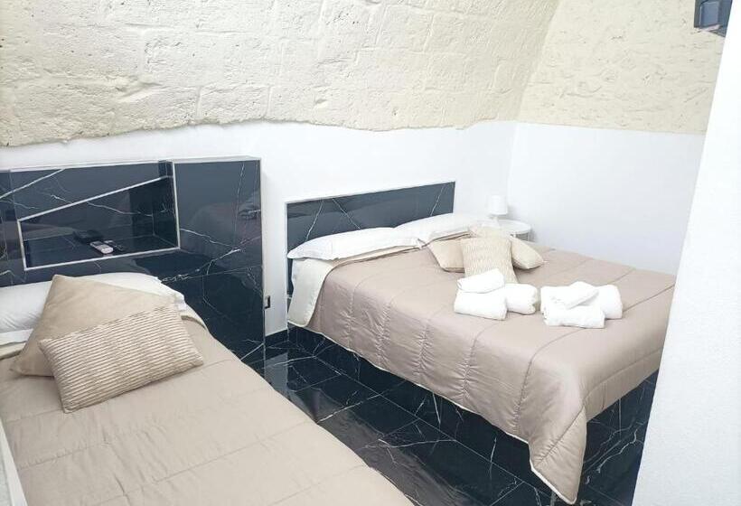 פנסיון Newhouse Rooms Black & White