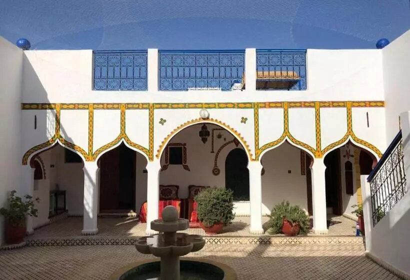 Majatalo Room In Guest Room   Room In Villa Lair De La Mer No0969