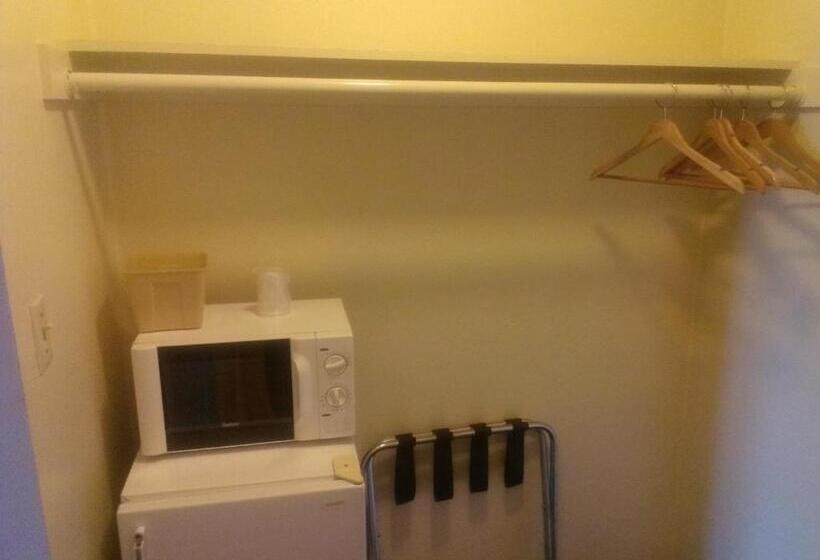 Heritage House Motel