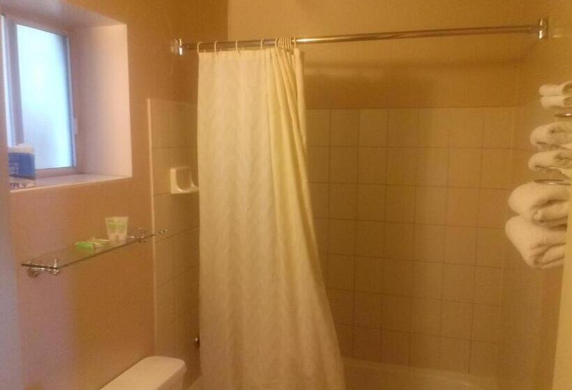 Heritage House Motel