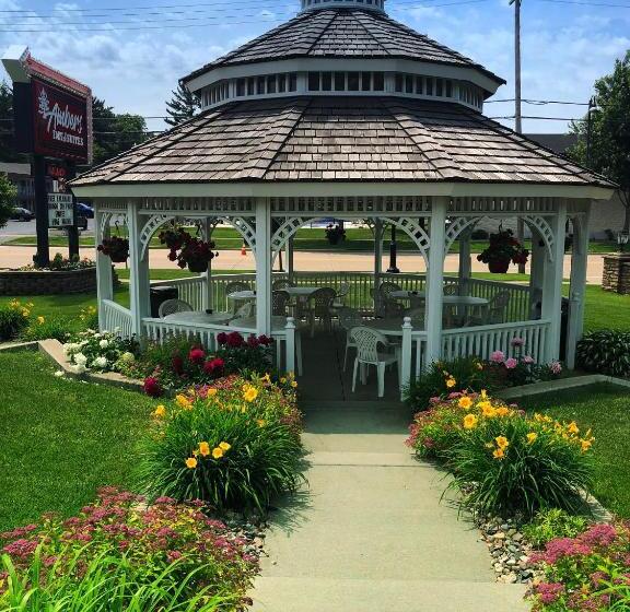 فندق Amber S Inn & Suites