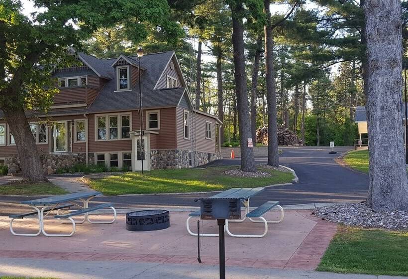 فندق Amber S Inn & Suites