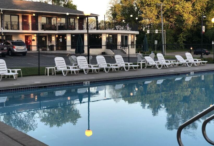 فندق Amber S Inn & Suites