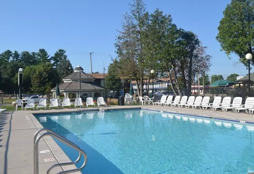 ホテル Amber S Inn & Suites