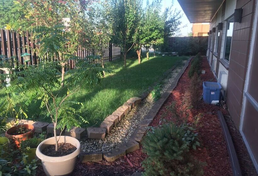 Отель America S Best Inn Urbana Champaign