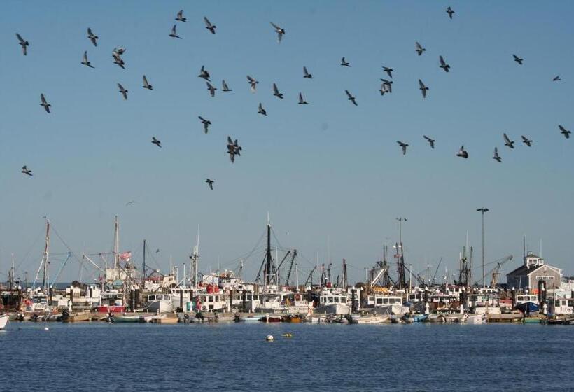 هتل Anchor Inn Beach House