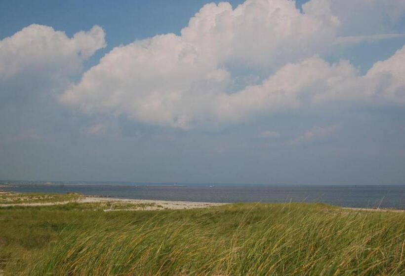 هتل Anchor Inn Beach House