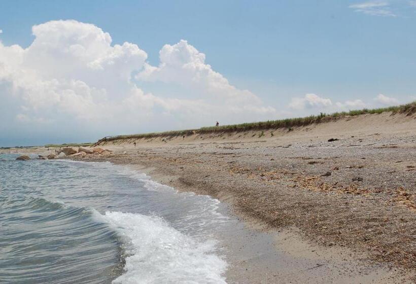 هتل Anchor Inn Beach House