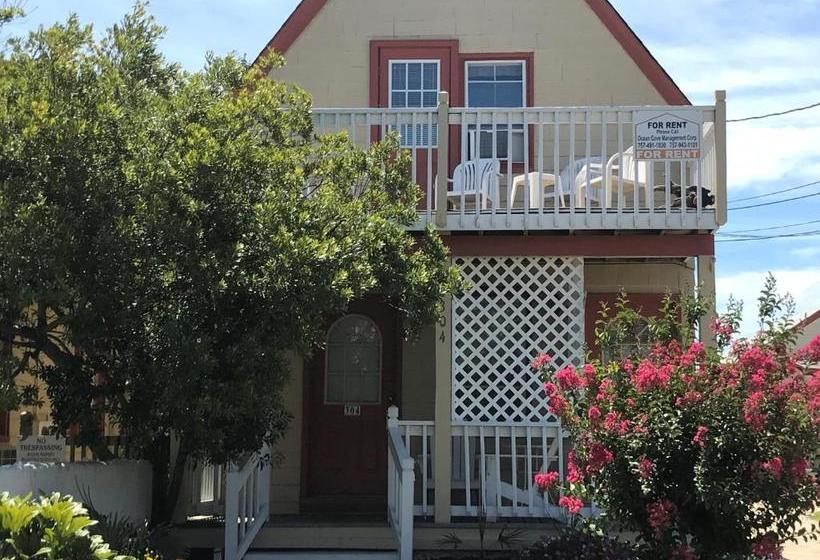 Отель Angie's Guest Cottage