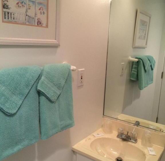 Отель Angie's Guest Cottage