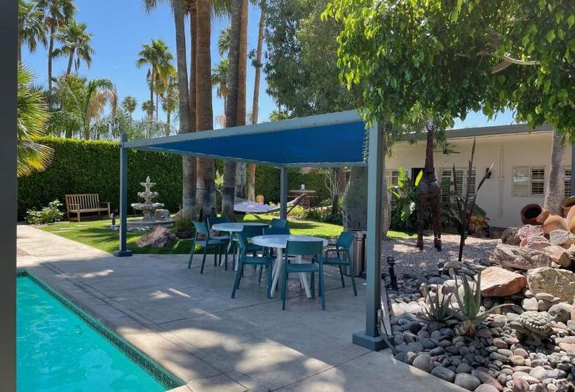 בית מלון כפרי Desert Paradise Gay Mens Clothing Optional Resort