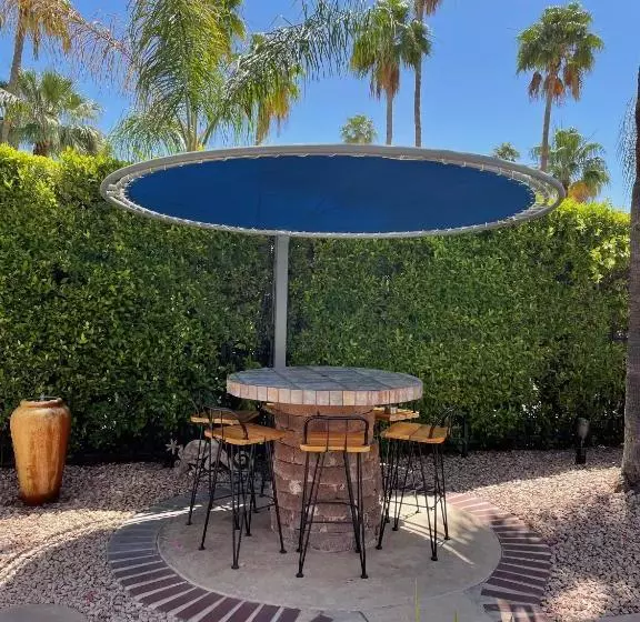 Hotelli Desert Paradise   A Men S Clothing Optional Resort