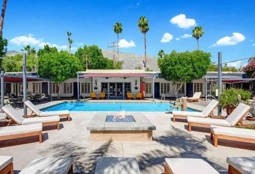 Hotelli Desert Paradise   A Men S Clothing Optional Resort