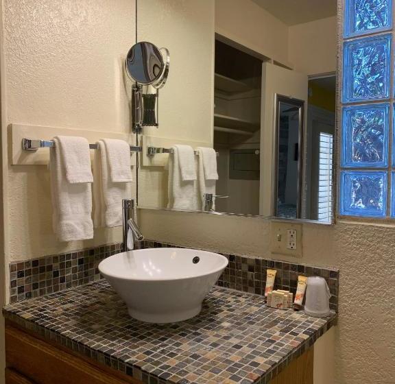 בית מלון כפרי Desert Paradise Gay Mens Clothing Optional Resort