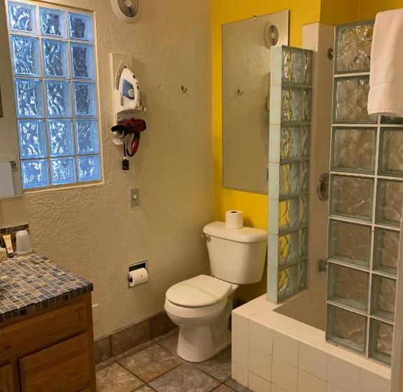 בית מלון כפרי Desert Paradise Gay Mens Clothing Optional Resort