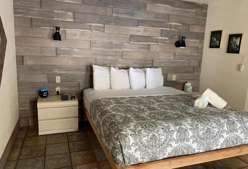 בית מלון כפרי Desert Paradise Gay Mens Clothing Optional Resort