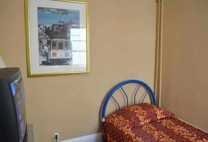 هتل Europa Hostel