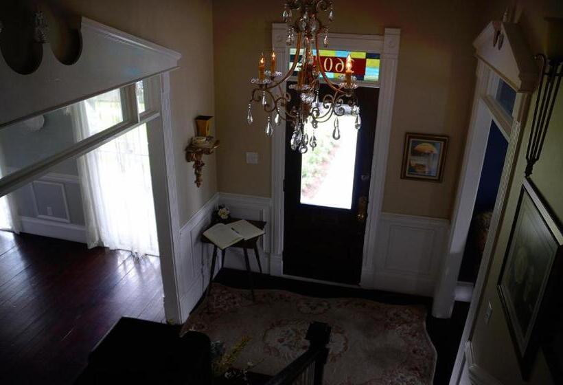 Отель Grand Magnolia Ballroom & Suites