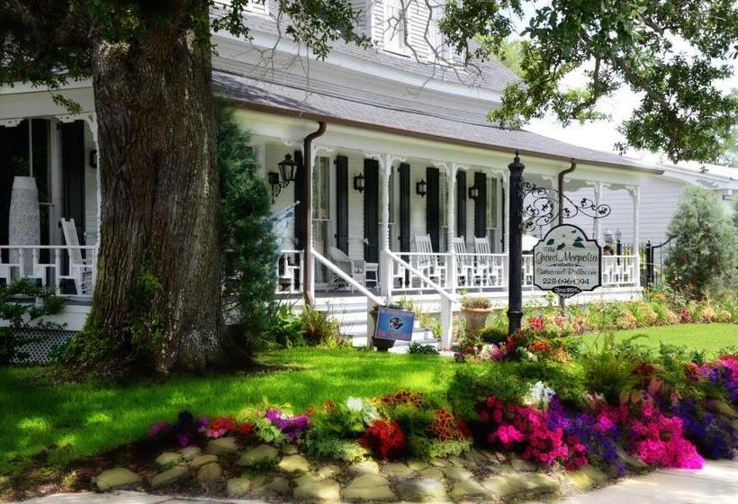 Отель Grand Magnolia Ballroom & Suites