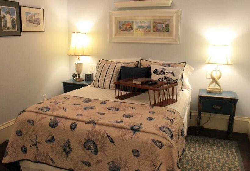 Отель Grand Magnolia Ballroom & Suites