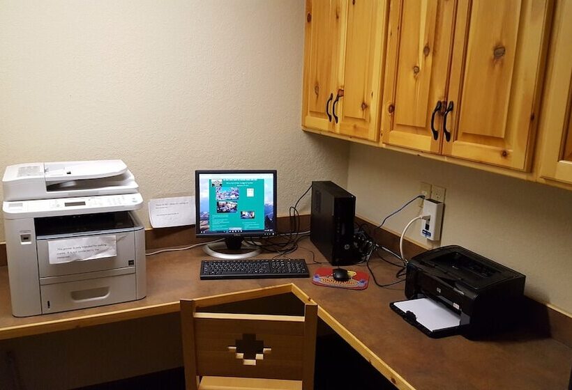 هتل Mountainview Lodge And Suites