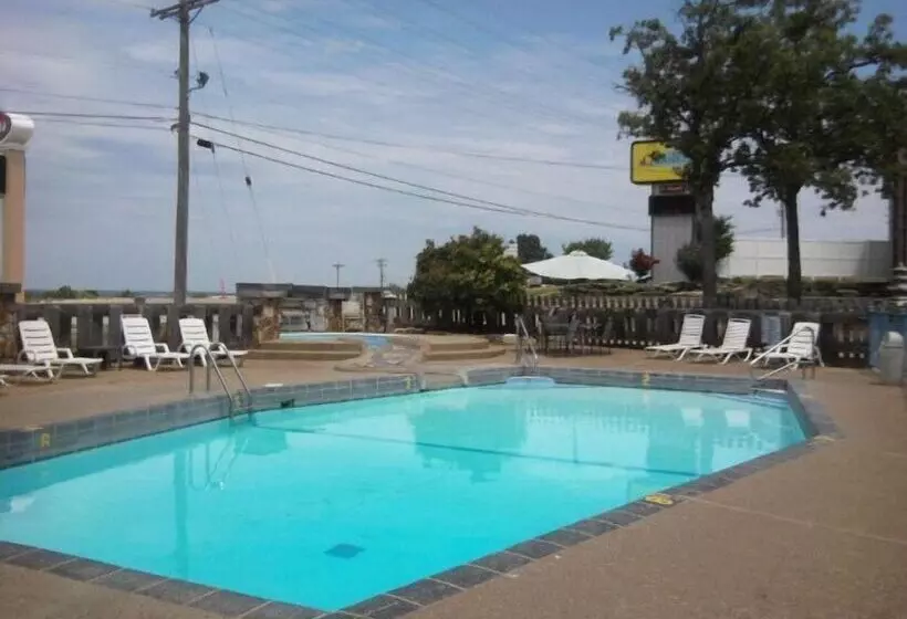 ホテル Quail's Nest Inn & Suites