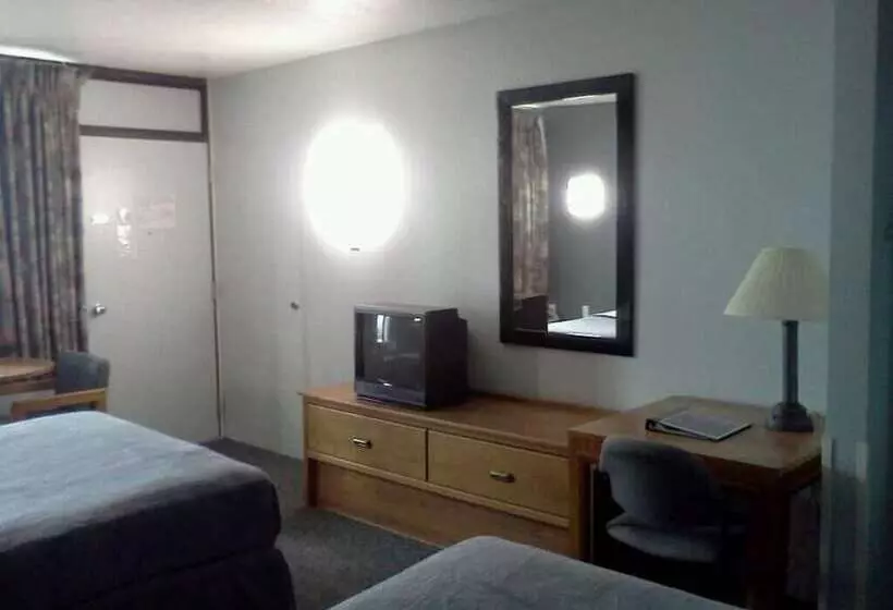 ホテル Quail's Nest Inn & Suites