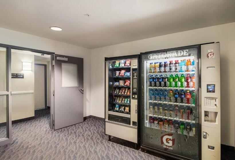 فندق Red Lion Inn & Suites Butte