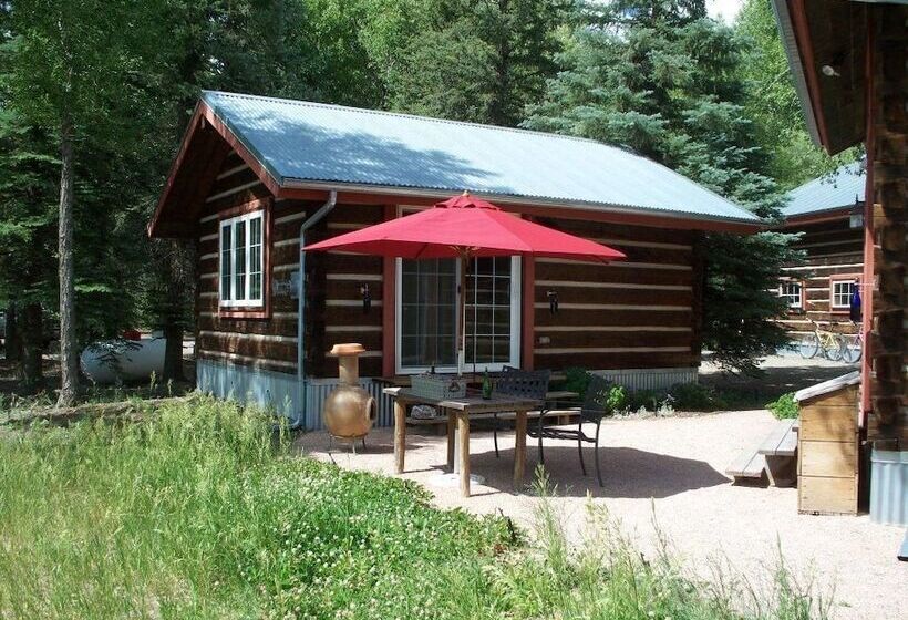 فندق Riverside Meadows Cabins