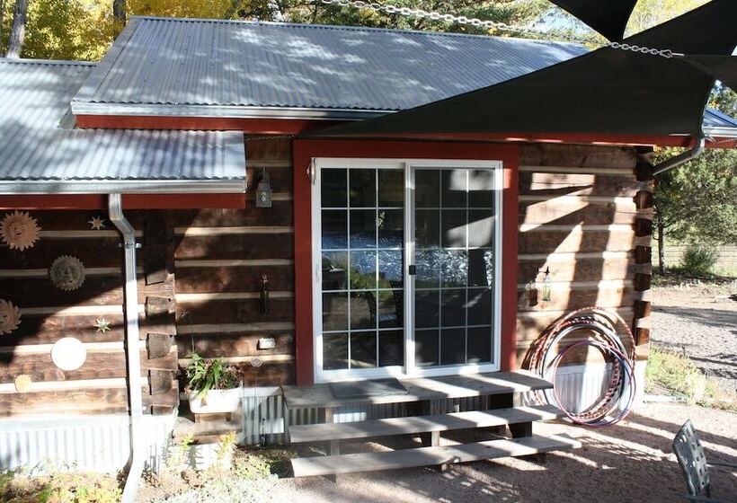 فندق Riverside Meadows Cabins