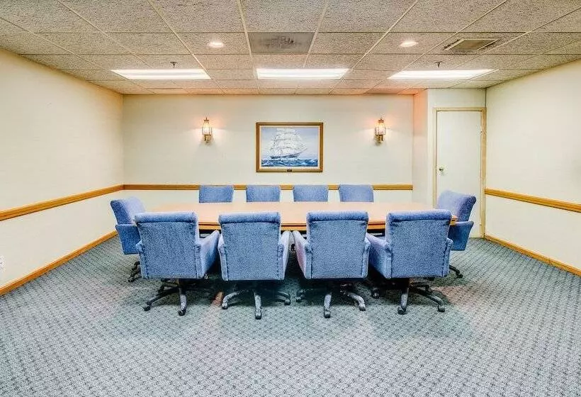 هتل Equality Inn