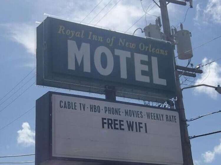 בית מלון כפרי Royal Inn Of New Orleans