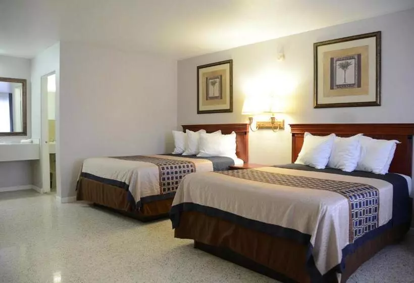 هتل The Lion Inn   Saint Augustine