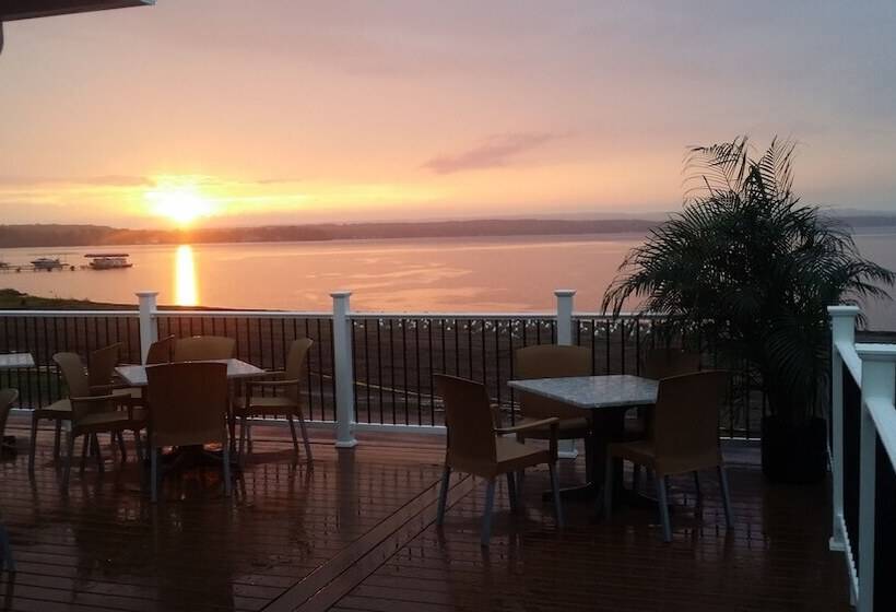 ホテル The Nest On Saratoga Lake