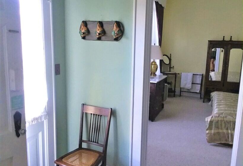 ホテル The Teacherage