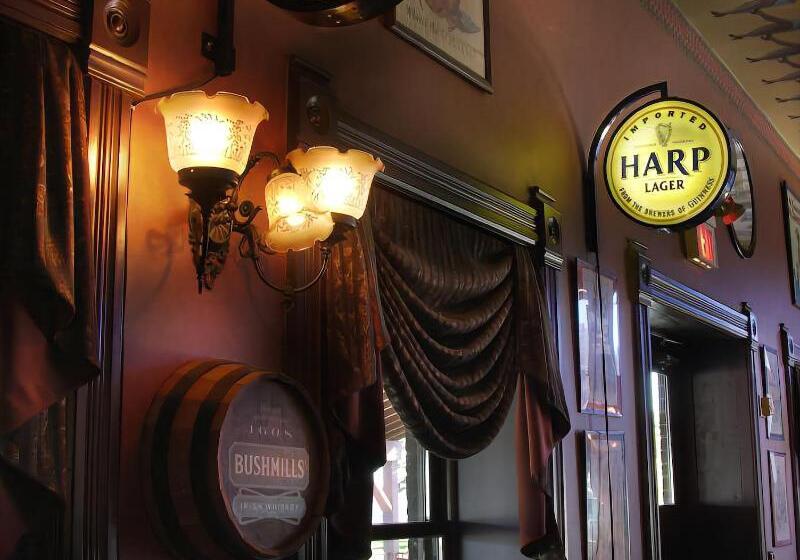 Отель Water Street Inn