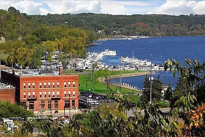 Отель Water Street Inn