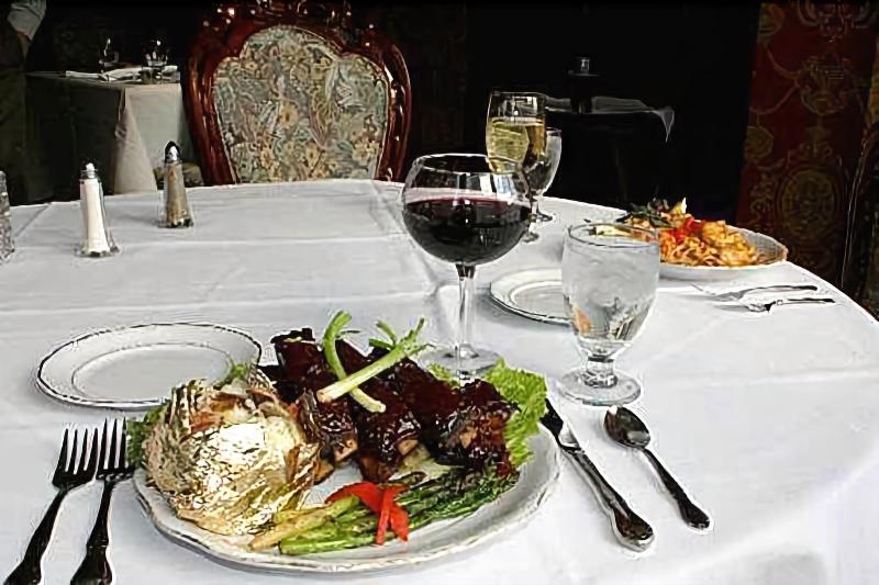 Отель Water Street Inn