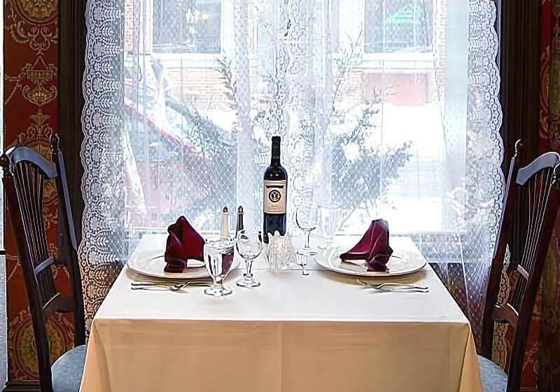 Отель Water Street Inn