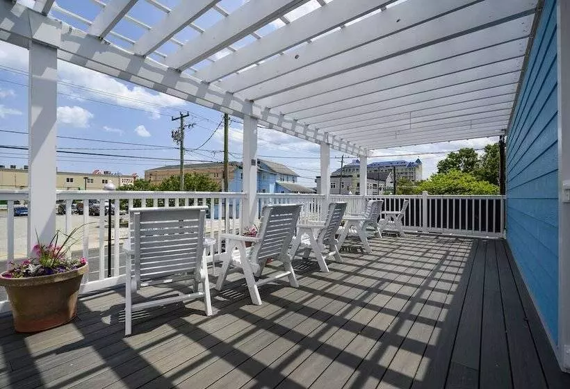 Madison Beach Motel