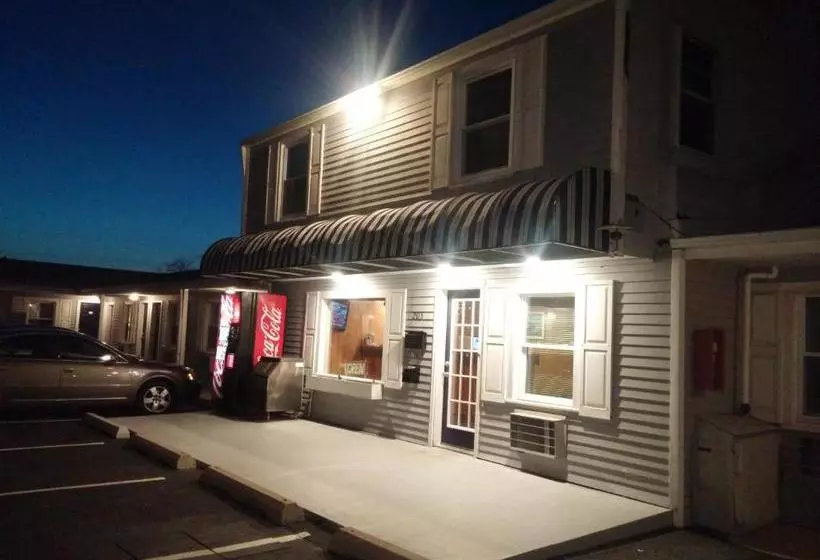 Shore Point Motel