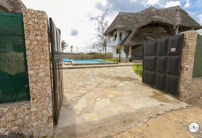 تختخواب و صبحانه Villa Amali Watamu