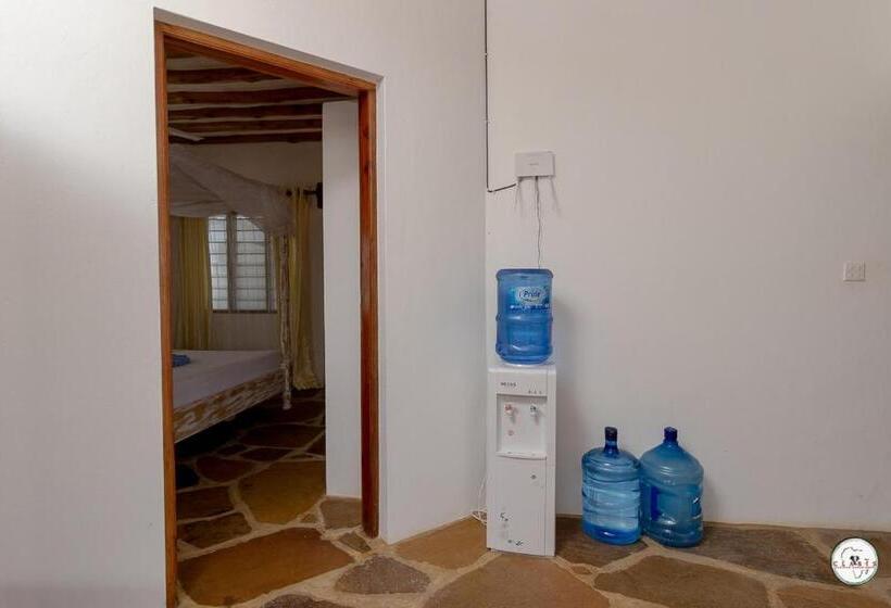 تختخواب و صبحانه Villa Amali Watamu