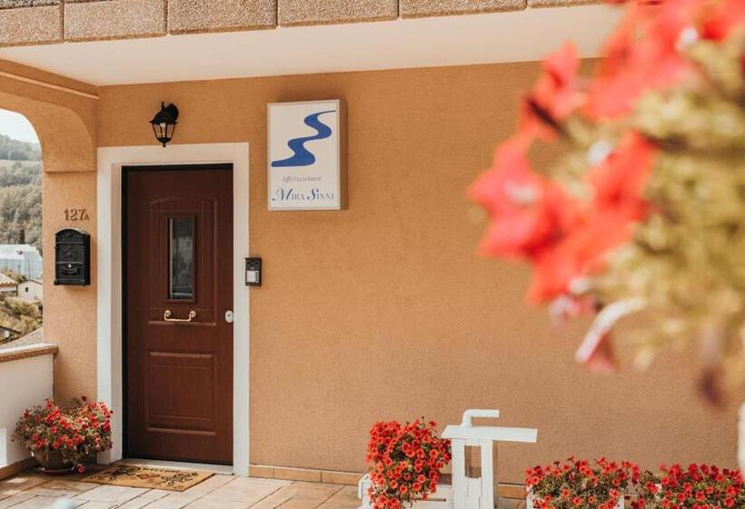 مبيت وإفطار Affittacamere Mira Sinni