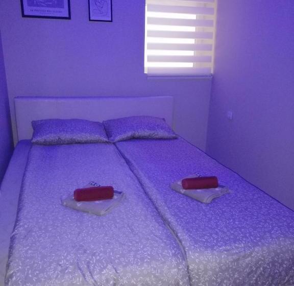 تختخواب و صبحانه Blue Carpet Rooms